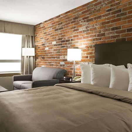Super 8 By Wyndham Timmins On Hotel Ngoại thất bức ảnh