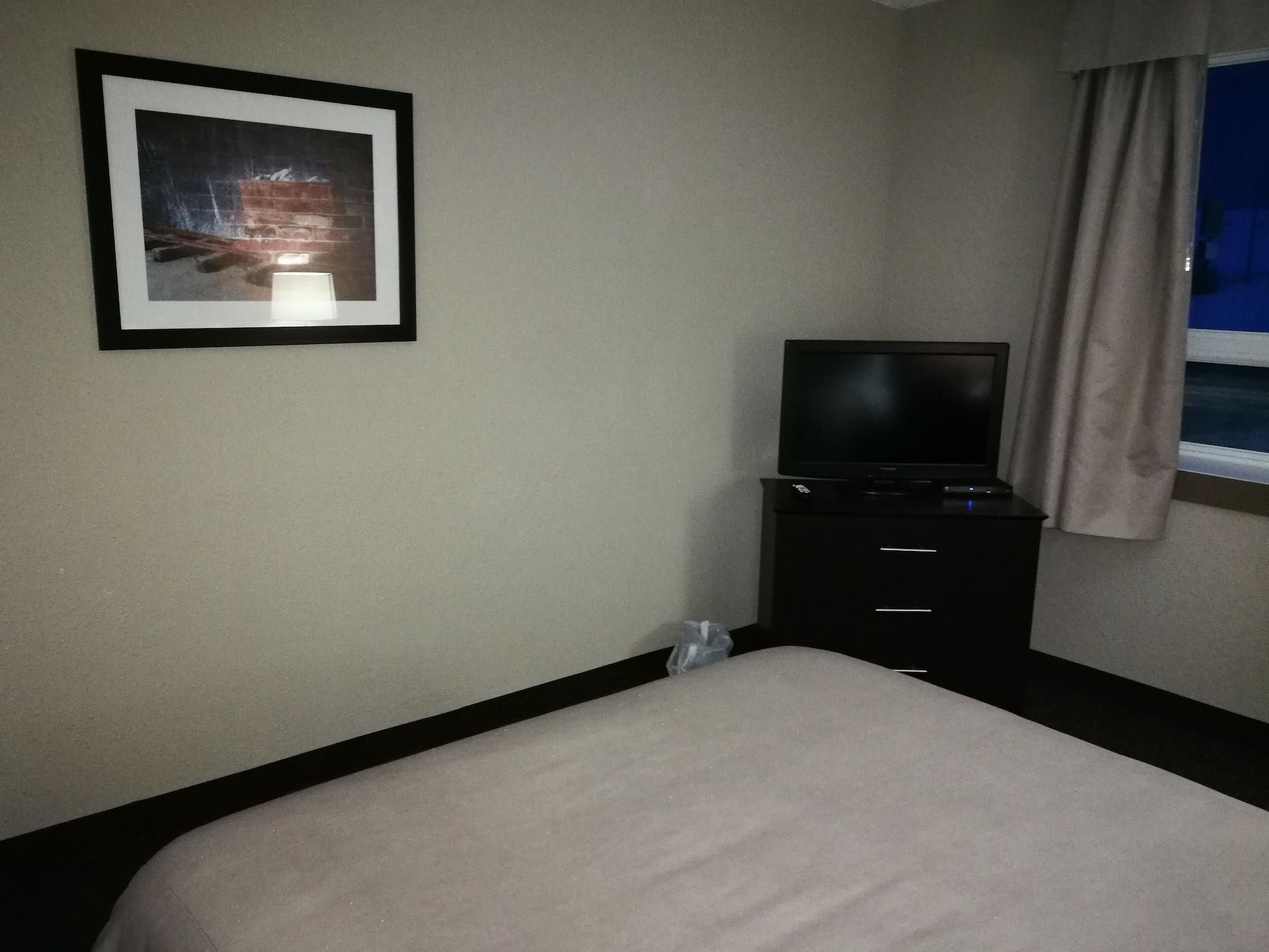 Super 8 By Wyndham Timmins On Hotel Ngoại thất bức ảnh