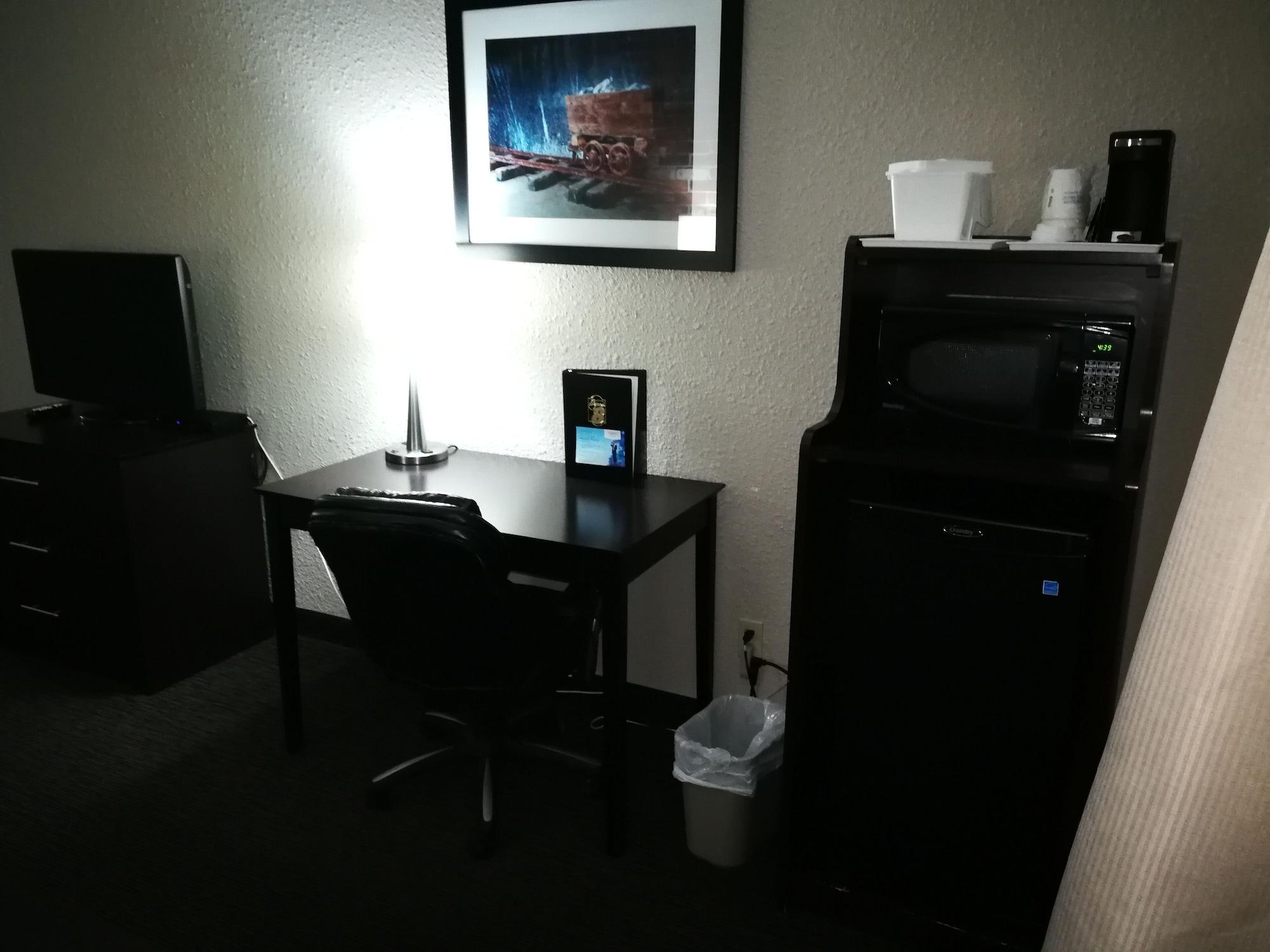 Super 8 By Wyndham Timmins On Hotel Ngoại thất bức ảnh