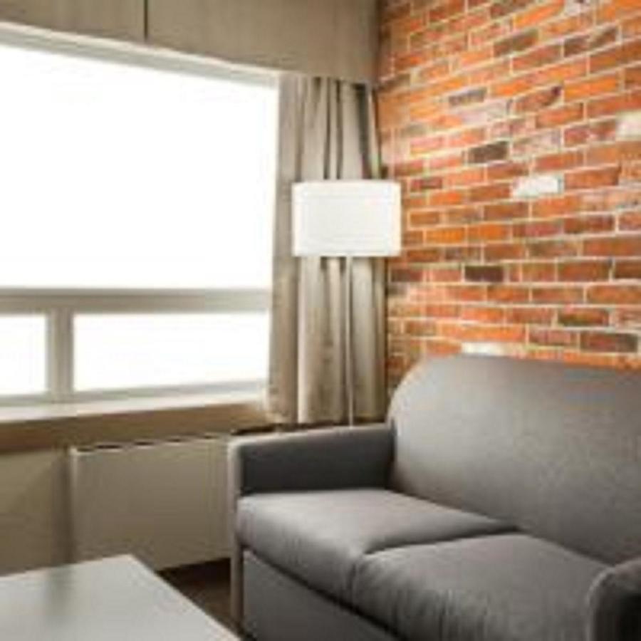 Super 8 By Wyndham Timmins On Hotel Ngoại thất bức ảnh