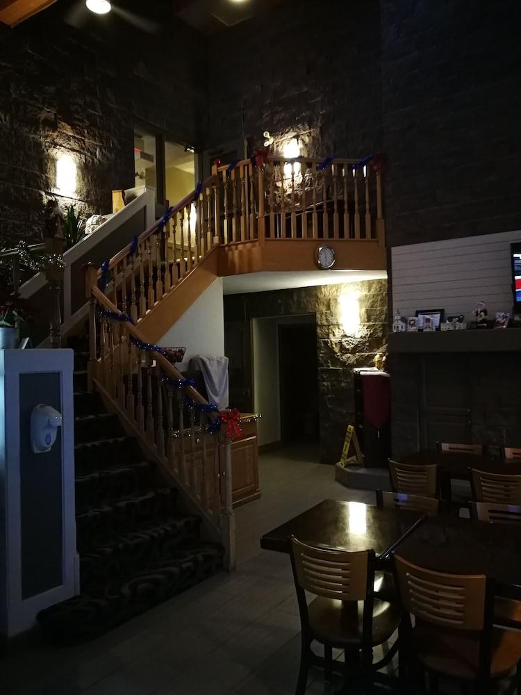 Super 8 By Wyndham Timmins On Hotel Ngoại thất bức ảnh